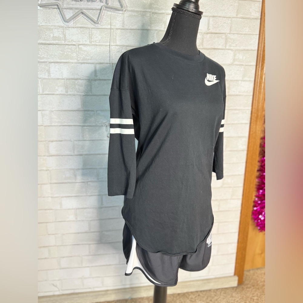 Nike 3/4 sleeve top